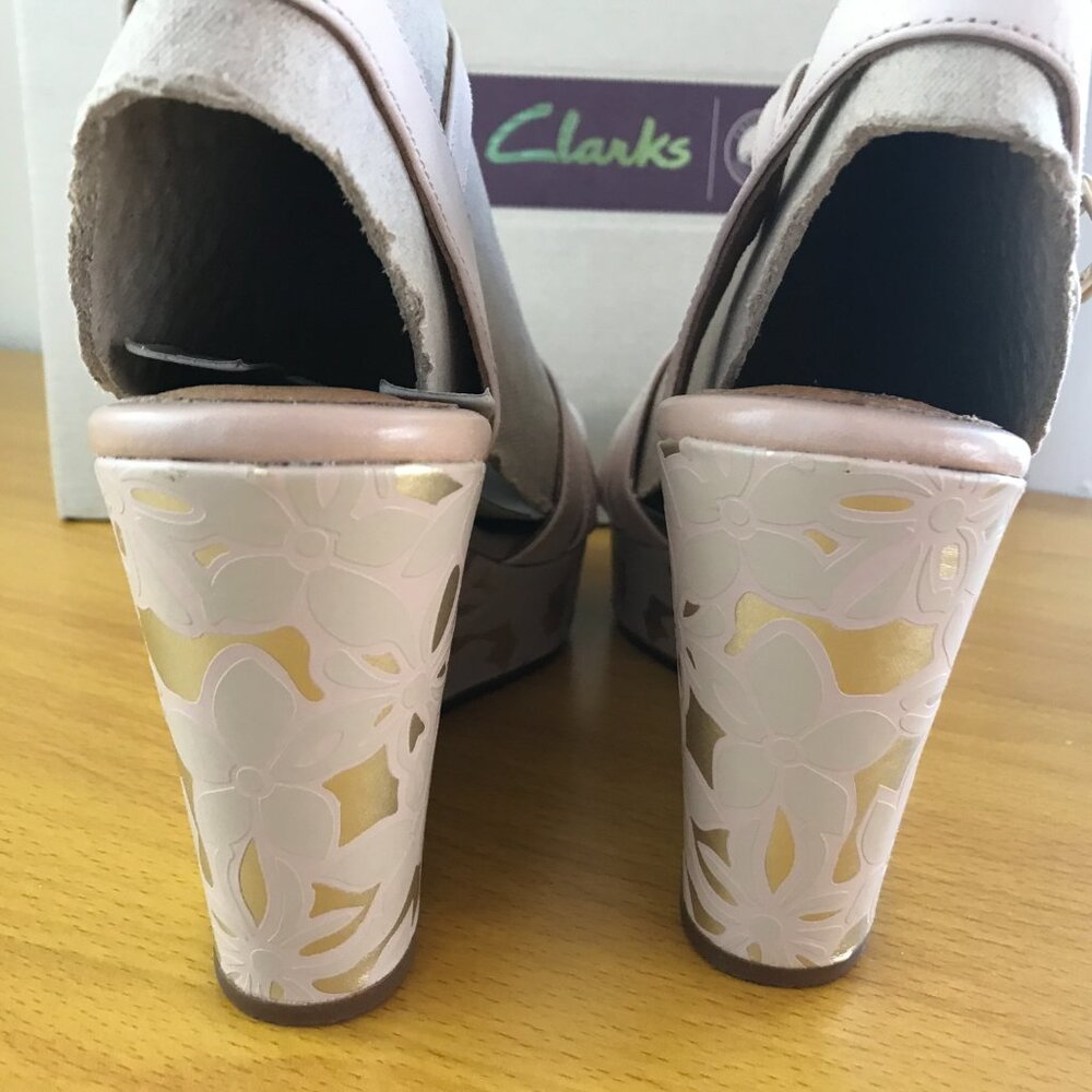 Clarks Women’s Size 10 Nude Leather Amelia Page Floral Wedge Sandals - Picture 6 of 7
